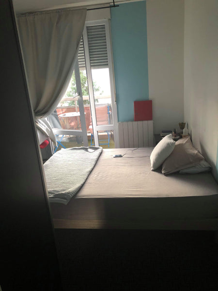 Colocation de 2 filles : Suite au départ de ma coloc en vacances, nous mettons s Lyon, France Chambre privative Private room in rental unit vacation rental 38352627
