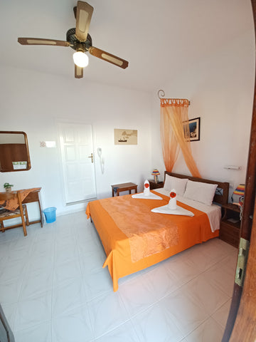 Type:Coastal Room-Balcony&Maid<br />Rooms:1(1Double Bed)<br />Bathroom:1(Hot Wat Greece Παραθ/σιο Δωμάτιο Ιδανικο για Ζευγάρια με Μπαλκόνι Room in hotel vacation rental 39543636