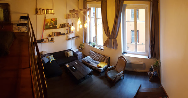 Je loue l'appartement dans lequel je vis, il est petit mais très mignon, avec to Lyon, France Pentes Croix-Rousse avec chambre en mezzanine Entire rental unit vacation rental 29786942