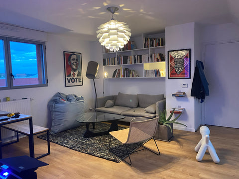 Appartement calme et lumineux sur les quais de Garonne à Bordeaux Bastide. Vue p Bordeaux, France Appartement sous les toits  Bordeaux Bastide Entire rental unit vacation rental 46923371