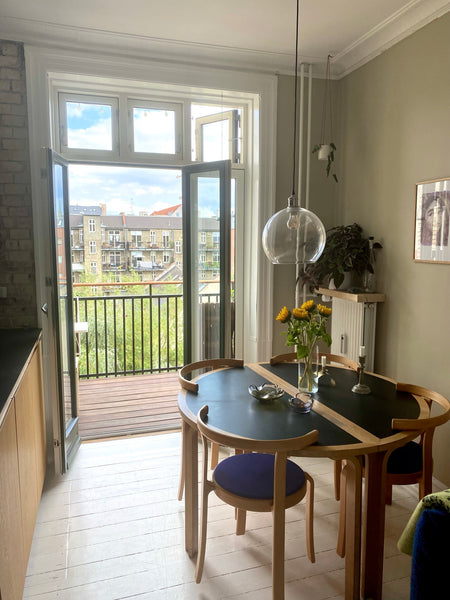 Efficient and cozy apartment with social kitchen/dining and spacious bedroom. NB Copenhagen, Denmark Cozy apartment with balcony Entire condo vacation rental 50558041