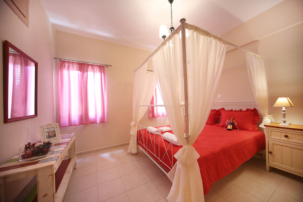 Thea Apartments-Red Apartment is a large fully equipped apartment with great sea Hora Sfakion, Greece Sfakia View Apartments - Red Apartment Entire condo vacation rental 12122316