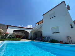 Oubliez vos soucis dans cette villa spacieuse et sereine située au coeur d'un vi  VILLA PISCINE ET PLAGE DE SABLE Entire home vacation rental 572879180877861663