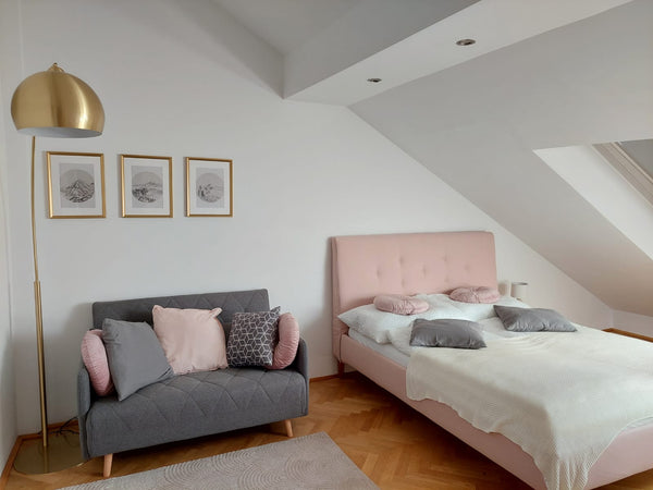 Beautiful newly renovated apartment with 4 bedrooms that can sleep up to 16 peop Vienna, Austria ⍟4 Bedroom⍟ Ideal for groups of 15 Entire rental unit vacation rental 610643132408026328