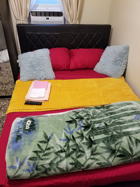 This is a private room with wifi and Netflix.  You will never regret booking thi New York, United States Home in Staten Island · ★4.62 · 1 bedroom · 1 bed · 1 private bath Private room in home vacation rental 46991303