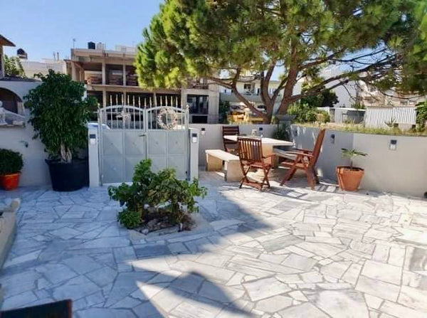 A luminous, peaceful, cozy and recently renovated house at a distance of 200 met  -Southern Comfort-  200 meters from the beach Entire home vacation rental 569184237585229848