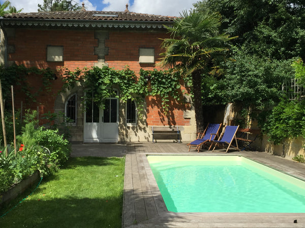 Chambre dans maison indépendante en plein centre ville dans un grand jardin calm Bordeaux, France Le 161  * Piscine* jardin au calme* coup de cœur * Private room in bed and breakfast vacation rental 19275409