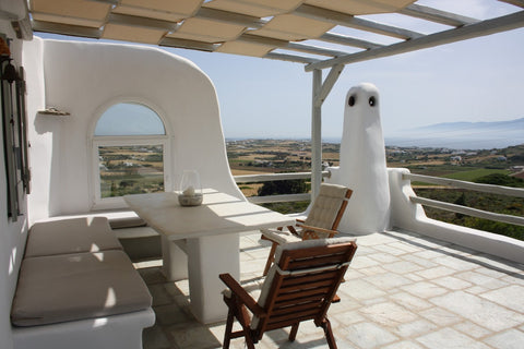 • Located 2 km from Naoussa, 2 km from the beach of Ambelas and Santa Maria and  Athens, Greece Studio Eleftheria in Paros Private room in guest suite vacation rental 19301430