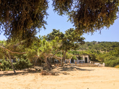 A twin roomwith kitchenette, shower room and two single beds. Room has access to  Studio 6 in Sarakiniko Beach with Great Wifi Entire serviced apartment vacation rental 49976391