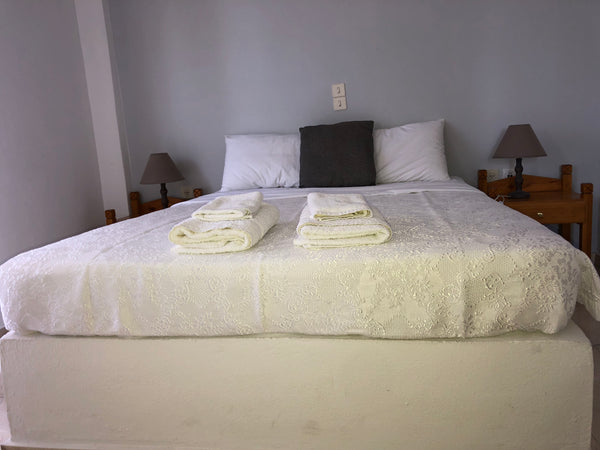 This first floor spacious apartment in Kokkinos Pyrgos is perfect for those who   Cosy Apartment near the sea Entire rental unit vacation rental 23480695