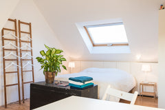 A nice renovated attic room. Very nearby the station and the city center.<br />V Ghent, Belgium Cosy large room near centre and public transport. Private room in home vacation rental 15266842