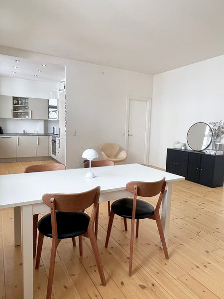 You cannot live more centrally than this. The house is located in the middle of  Copenhagen, Denmark Entire townhouse in the heart of the city center! Entire townhouse vacation rental 607676179869646390