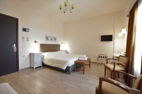 Rodakas Hotel, has 23 rooms with a total capacity of 64 people. <br />We served  Thera, Greece Junior Suite  , sea  view. Room in bed and breakfast vacation rental 7656130