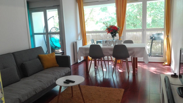 A 3MIN A PIED DE KEDGE/IRTS/CROUS et 10 min centre bordeaux<br />Egalement 15min  CHEZ AURELIE T5 100M2 4ch 2 sdb double terrasse Entire condo vacation rental 53407817