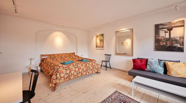 Charming apartment in the heart of Copenhagen, perfect for couples or friends bu Copenhagen, Denmark Lovely apartment next to King's Garden Entire rental unit vacation rental 43799010