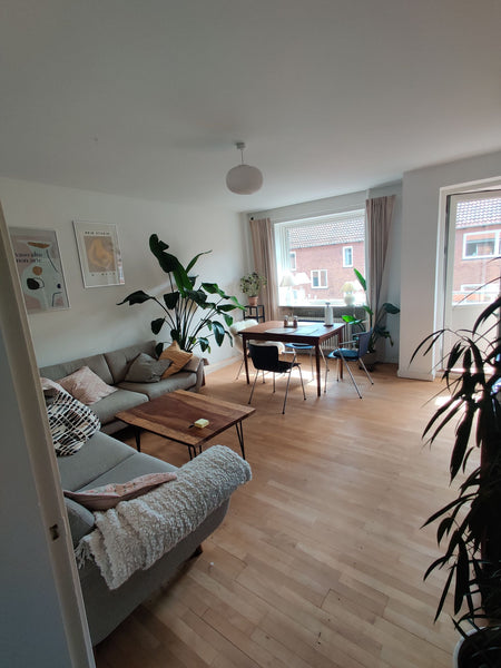 Enjoy this quiet home in beautiful Valby. The neighborhood is a quiet area. Howe Copenhagen, Denmark great room in apartment, with a lovely balcony Private room in condo vacation rental 592821691863439677