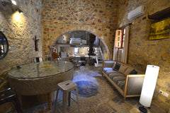 Das Mill & Press Apartment bildet einen abgeschlossenen Bereich von „The Olive P Nuremberg, Germany The Olive Press - Mill & Press Apartment - Kritsa Entire rental unit vacation rental 47039075
