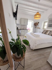 <b>License number</b><br />80157766101 Mikonos, Greece Gemini Suite 2 Entire home vacation rental 568052796869939124