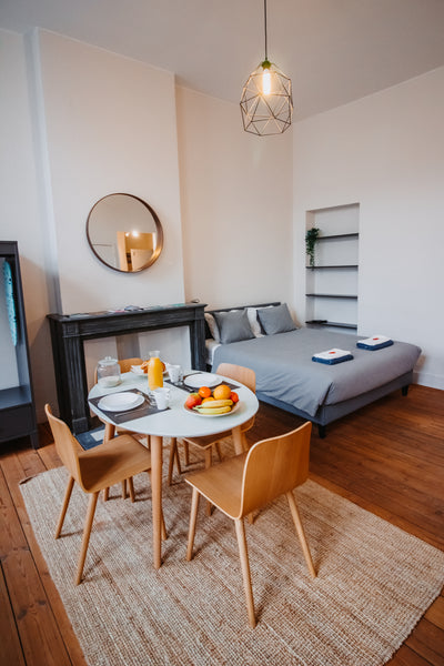 Well equipped, cosy and comfortable flat, tastefully decorated.<br />Close to al Brussels, Belgium H5. Super Cozy and Bright studio with view on the Place de Brouckère Entire rental unit vacation rental 51224247