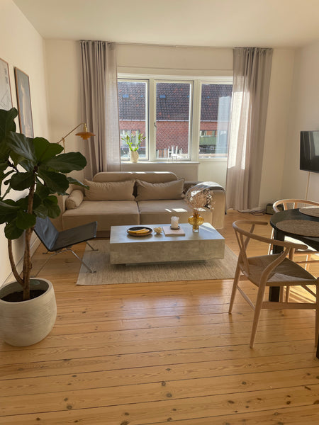Cosy two-roomed apartment just next to Valby station. It’s cosy, bright and quie Frederiksberg, Denmark Cosy apartment in the heart of Valby Entire condo vacation rental 707687225276131422