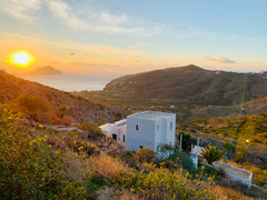 Ma maison des Cyclades se situe à Amorgos. C'est une maison de famille spacieuse Troyes, France Ma maison des Cyclades à Amorgos Cycladic home vacation rental 41059292