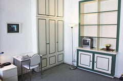 Ce studio prêt à vivre de style classique (28m²) est situé au 2 ième étage (sans  Bruxelles centre studio dans maison de maitre 1880 Entire rental unit vacation rental 691104174693870632