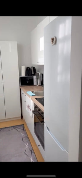 Enjoy easy access to popular shops and restaurants from this charming place to s Vienna, Austria Very clean and Cousy apartment. Shared room in bed and breakfast vacation rental 705925545931241253