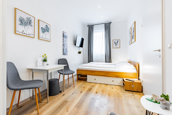 The modern furnished accommodation offers space for two guests and is located in Vienna, Austria CUTE AND MODERN APARTMENT  – CLOSE TO CENTRE Private room in condo vacation rental 33570345