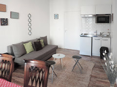 Appartement refait neuf en Juin 2016, 2 chambres, 1 canapés lit, 1 lit pliant, s Paris, France tres proche de la place de la republique, 2 ch Entire rental unit vacation rental 13704765