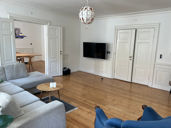 Big and spacious 4 rooms apartment, counting 126 square meters. The apartment is  Herskabslejlighed 100m fra Rådhuspladsen. Entire condo vacation rental 689590113537717649