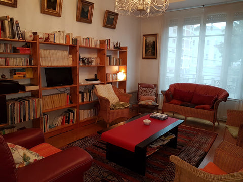 Appartement  très bien situé, dans une rue calme, tout proche, (10 mn à pieds),  Paris, France Appartement central et chaleureux Entire rental unit vacation rental 8824503