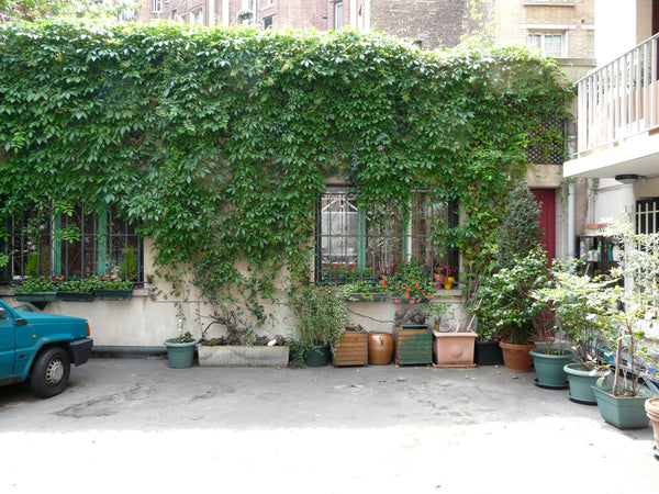 unique pavillon situé dans Paris et une résidence privée très calme idéalement s Paris, France Exclusif Pavillon calme et original Entire home vacation rental 6473817