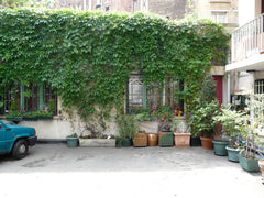 unique pavillon situé dans Paris et une résidence privée très calme idéalement s Paris, France Exclusif Pavillon calme et original Entire home vacation rental 6473817