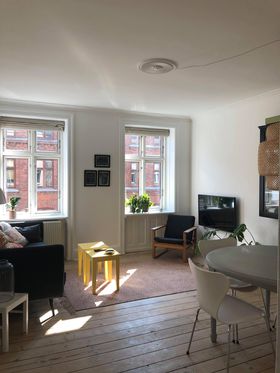 Charmerende københavnerlejlighed med altan beliggende i et godt og centralt områ Copenhagen, Denmark Charmerende lejlighed med altan på Østerbro Entire rental unit vacation rental 38446984