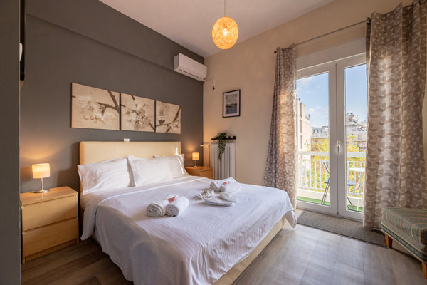 it is a spacious flat renovated completely  on the 3rd floor , with sunny balcon Athens, Greece Renovated lovely apartment near to Acropolis Entire condo vacation rental 570025896894492560