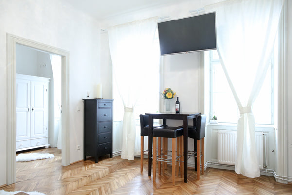 Frisch renovierte Schönbrunn Appartement ist zwei Gehminuten vom Schloss Schönbr Vienna, Austria Die beste Lage in Wien- Schönbrunn Entire rental unit vacation rental 3777062