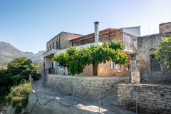Just 4 km from the seaside town of Kissamos or Kastelli, at an ideal altitude of Athens, Greece Traditional cottage near Kissamos and Falassarna 2 Entire townhouse vacation rental 48140800