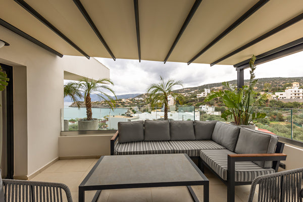 Two-level SPA Suite encompasses 41 square meters apartment, along with 42 square  Deluxe Two Bedroom Suite with SPA bath and seaview Room in aparthotel vacation rental 54298937