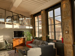 Vous cherchez le charme d’un canut typique du vieux Lyon à 5 minutes de la place Lyon, France Vieux Lyon canut St Georges Entire rental unit vacation rental 53150298