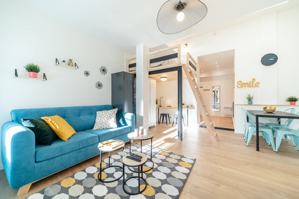 Magnifique appartement entièrement refait à neuf depuis peu et pouvant accueilli Lyon, France Le TANNEURS-charmant 6 pers-Pieds du métro Valmy Entire rental unit vacation rental 49509481