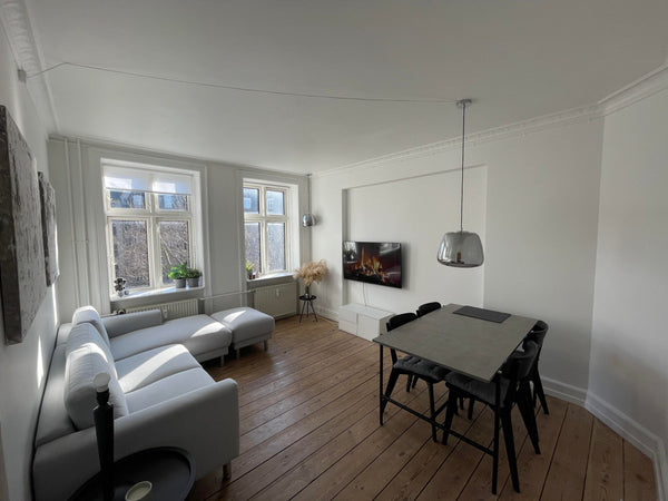 Hel lejlighed med den bedste placering i København. Metro er 50 meter væk, og ho Roskilde, Denmark Lejlighed med placering midt i København centrum! Entire condo vacation rental 608519062411767987