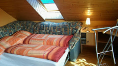 Ubytování je v klidném prostředí, rychlá dostupnost na městskou hromadnou doprav Prague, Czechia Útulný dvoulůžkový pokoj Private room in guest suite vacation rental 39504325