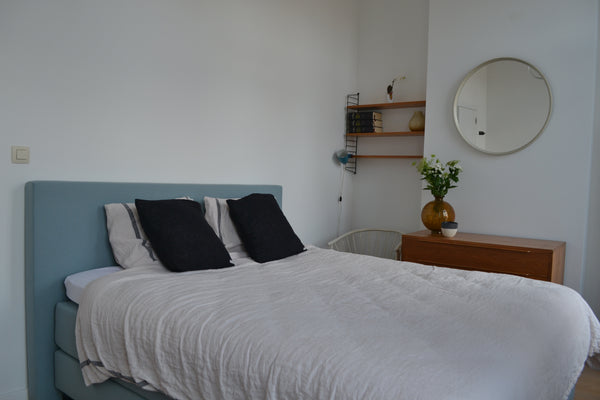 You're welcome to stay in my cozy vintage design house, conveniently located in   Elegant design room in the city centre of Antwerp Private room in townhouse vacation rental 20168816