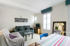 Un 2 pièces charmant et lumineux dans le 11ème arrondissement au centre de Paris Paris, France BEL APPARTEMENT!! PARIS CENTRE Entire rental unit vacation rental 8793263