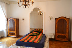 Stay in the beautiful 7th district, with excellent connections to the bus, subwa Vienna, Austria Sunny spacious room in the best location Private room in rental unit vacation rental 44384785
