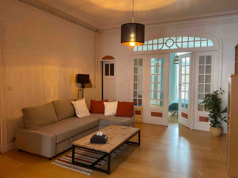 Appartement une chambre et plein de charme au 1er étage d' une maison de maître  Brussels, Belgium Appart plein de charme, bien situé Entire rental unit vacation rental 701220