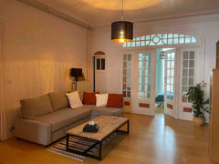 Appartement une chambre et plein de charme au 1er étage d' une maison de maître  Brussels, Belgium Appart plein de charme, bien situé Entire rental unit vacation rental 701220