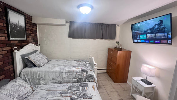 Enjoy your stay at this new, cozy and multifunctional bedroom located in the cal  Home in Brooklyn · ★4.58 · 1 bedroom · 2 beds · 1 private bath Private room in home vacation rental 847982758332013388