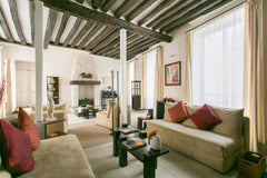 This spacious, 1 BR apartment is housed in a 17th century Latin Quarter building San Diego, CA Large 1 Bedroom Apt Saint-Germain Entire rental unit vacation rental 5748536