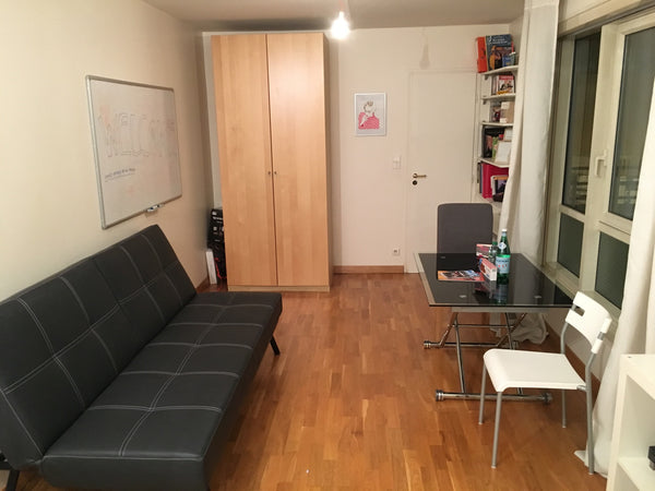Dans une allée piétonne charmante et typiquement parisienne, bordée d'ateliers d Paris, France Studio dans le Paris des artistes ! Entire rental unit vacation rental 15893297
